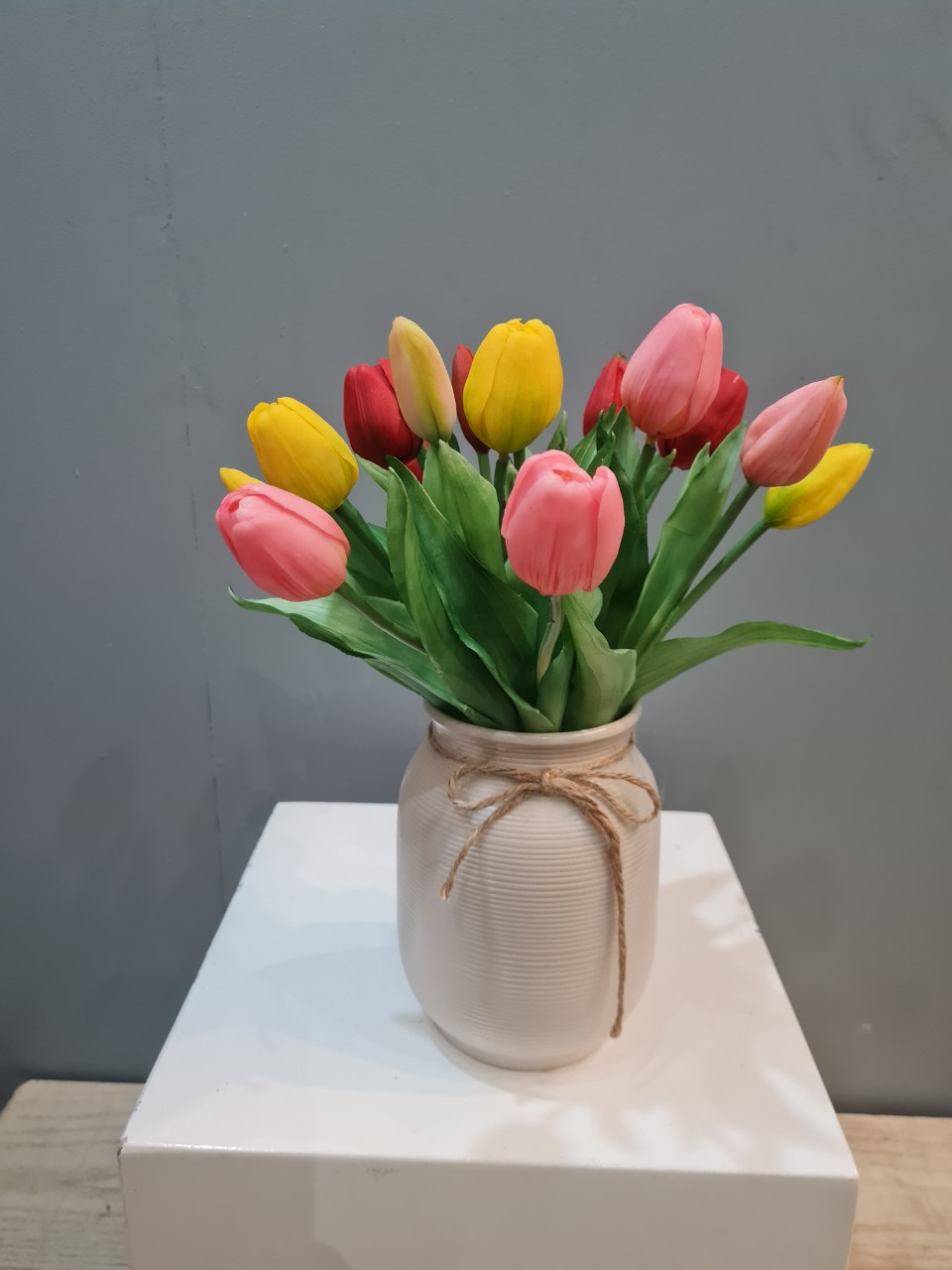 bình gốm hoa tulip vải lụa nhiều màu quà tặng 20-11 