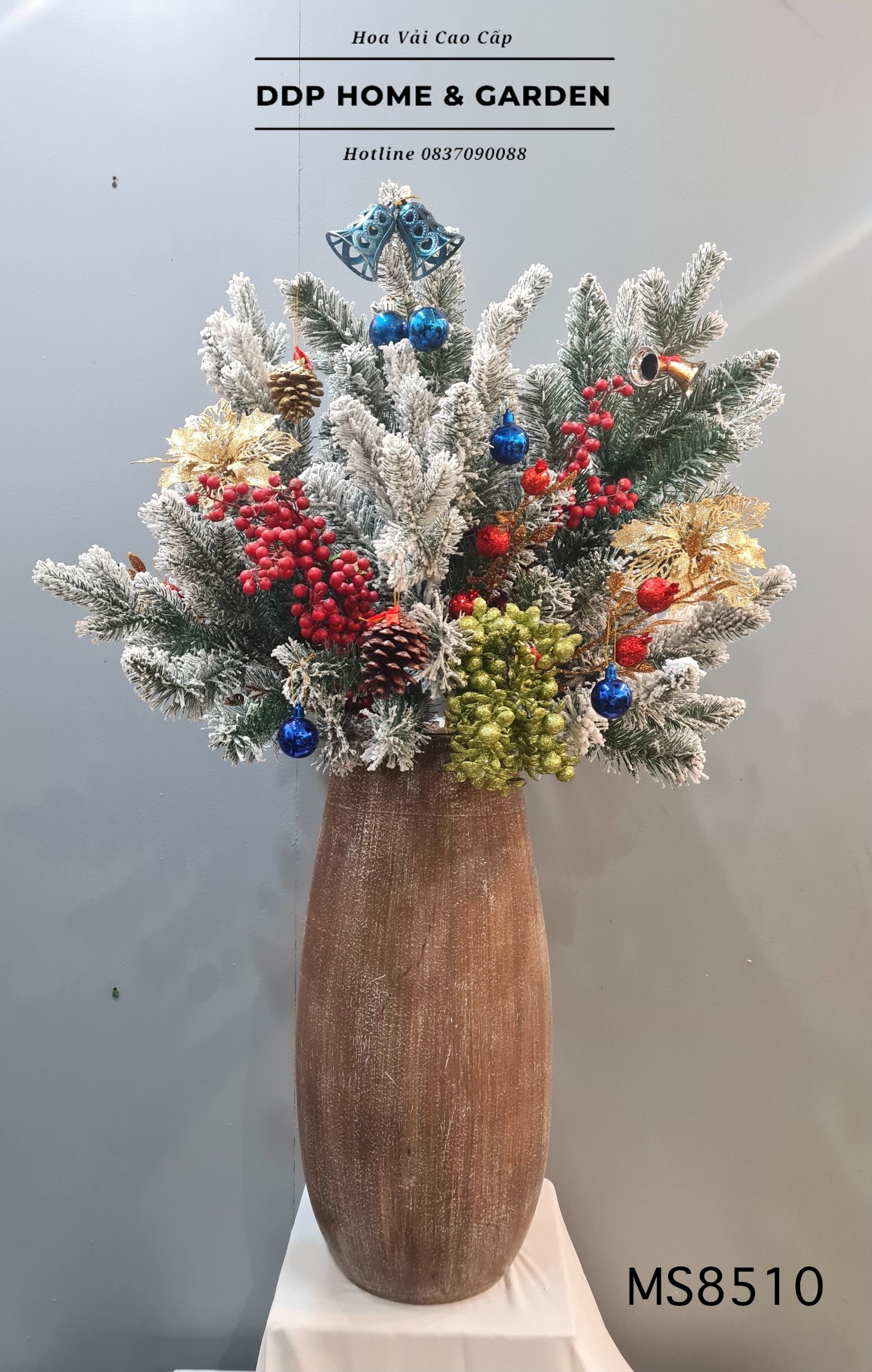 bình hoa giả noel lá thông